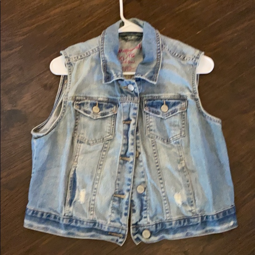 Jean Vest